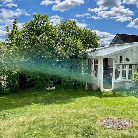 Charmigt Sekelskifteshus Med Naerhet Till Det Mesta Eskilstuna Dış mekan fotoğraf