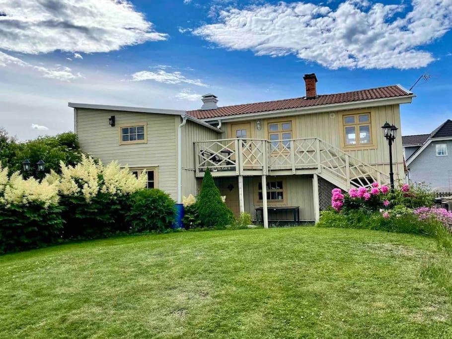 Charmigt Sekelskifteshus Med Naerhet Till Det Mesta Eskilstuna Dış mekan fotoğraf