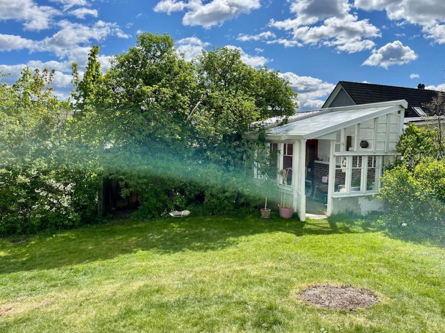 Charmigt Sekelskifteshus Med Naerhet Till Det Mesta Eskilstuna Dış mekan fotoğraf